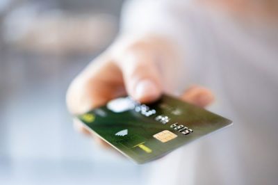Disposición de efectivo con tarjeta de crédito ventajas y desventajas